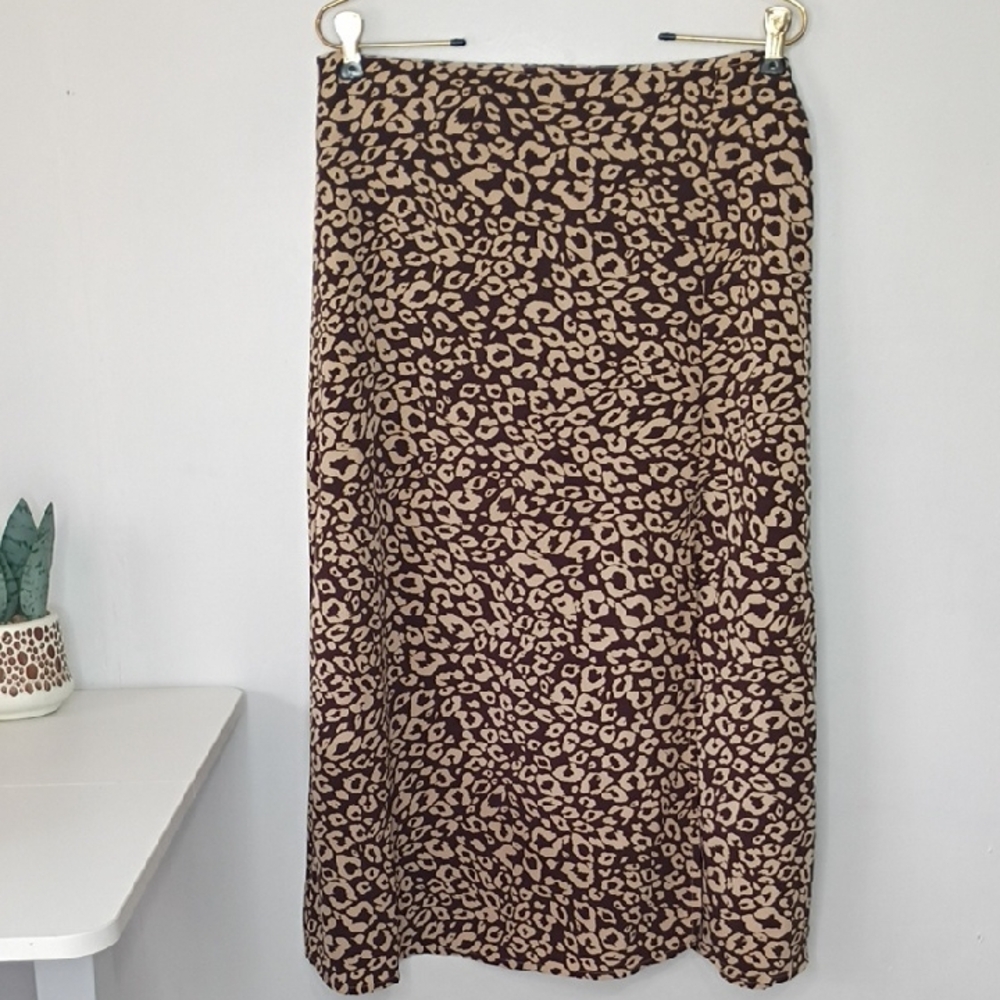SHEIN Leopard Print Midi Skirt Slit Women’s Large (8-10) Animal Print - Picture 2 of 9